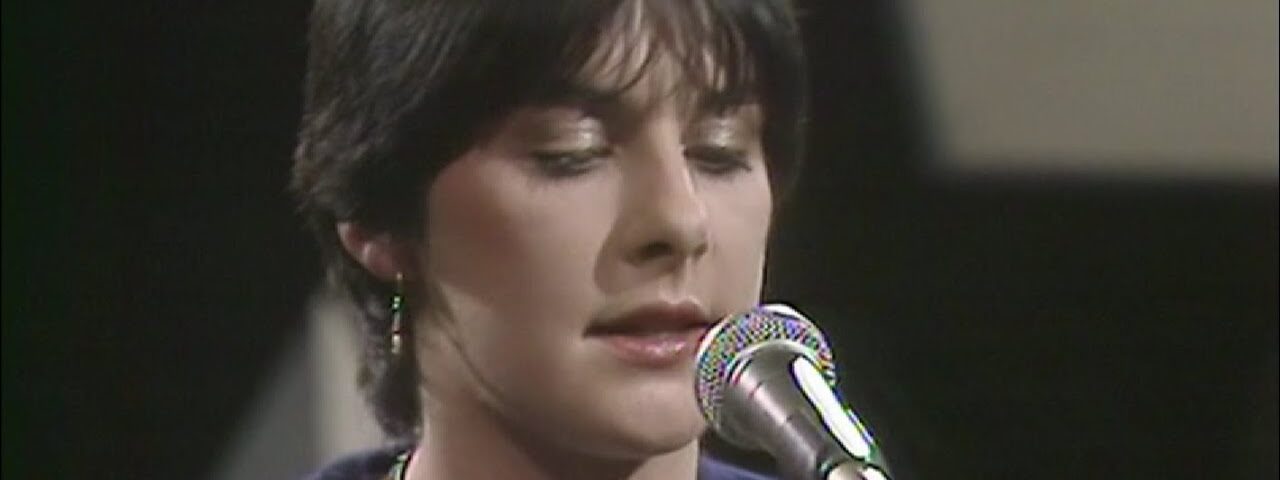 Clannad with Enya – Mhórag ‘s na Horo Gheallaidh, An tÚll. Live on “As I Roved Out”, BBC (1982) • HQ