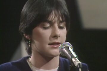 Clannad with Enya – Mhórag ‘s na Horo Gheallaidh, An tÚll. Live on “As I Roved Out”, BBC (1982) • HQ