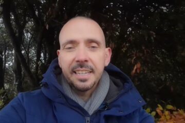 Government issues ECB notice “Keep Calm and Carry Cash”