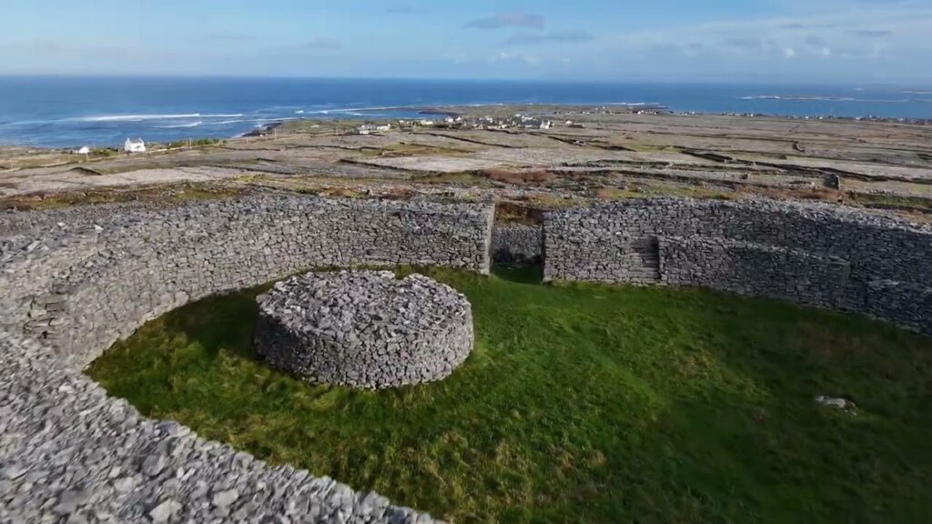 Oughill Lighthouse and Du’n Eocha