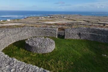 Oughill Lighthouse and Du’n Eocha