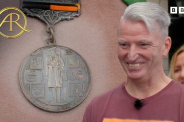 1916 Rising Service Medals Price Evaluation Leave Everyone Speechless | Antiques Roadshow UK