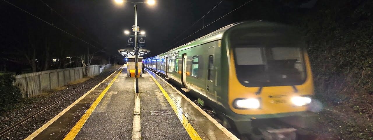 *RARE* – ICR & 29000 Class DMU Commuter on the Howth Branch